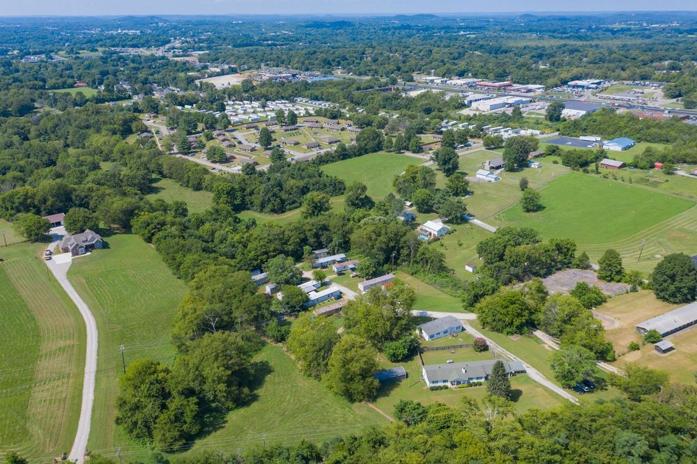 Three Oaks Village: 931 Baker Rd, Columbia, TN 38401